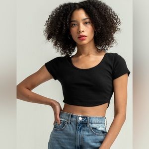 Tillys HEART & HIPS Scoop Neck Womens Crop Tee